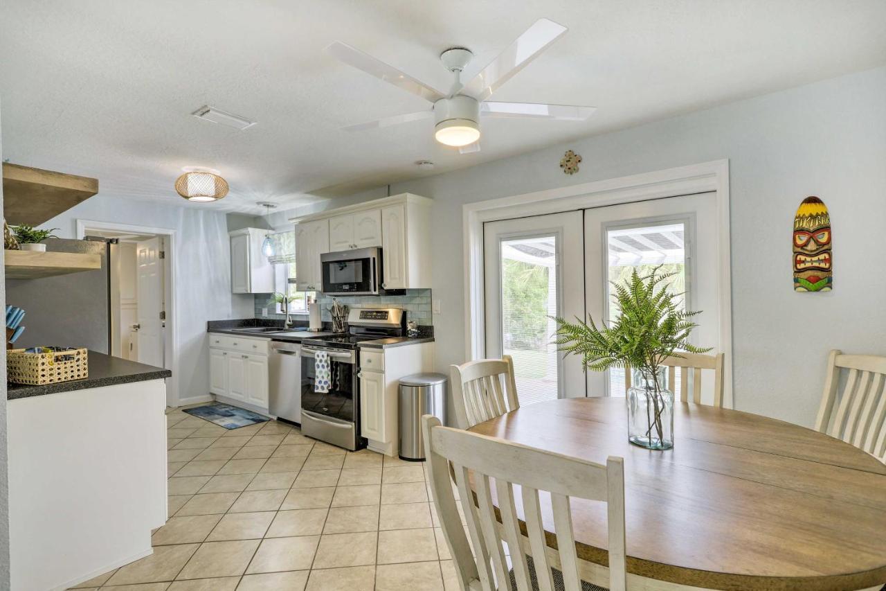 Merritt Island Home Fire Pit And Canal Access! Extérieur photo