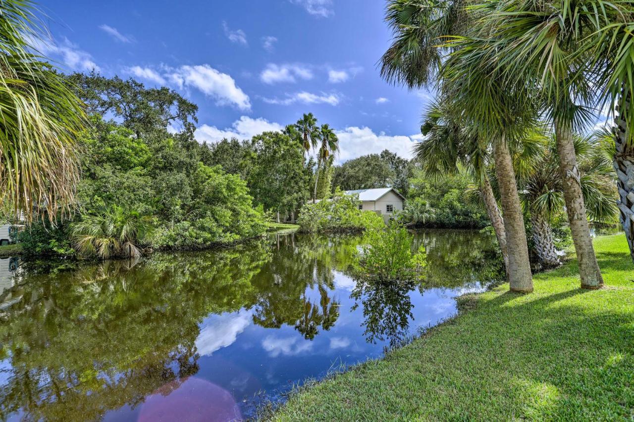 Merritt Island Home Fire Pit And Canal Access! Extérieur photo